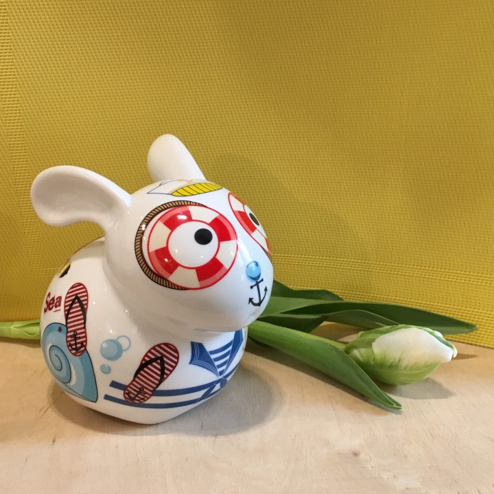Porcelanowa skarbonka krolik