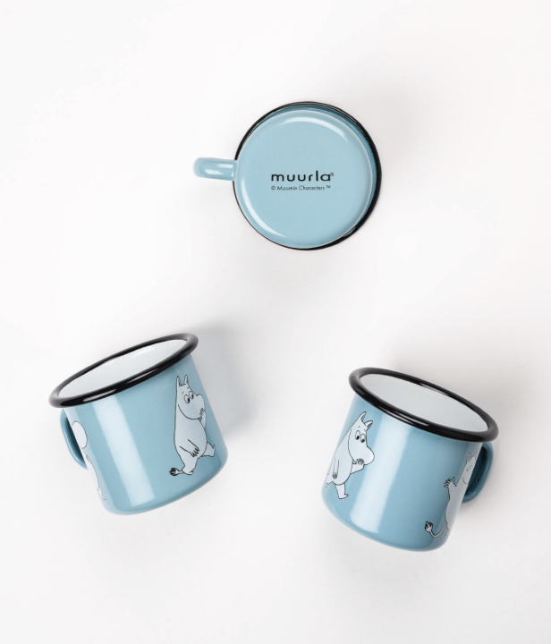 Kubek emaliowany Muminki Muminek 250ml błękitny aranżacja kolorowa komplet stylowy design modny kubek